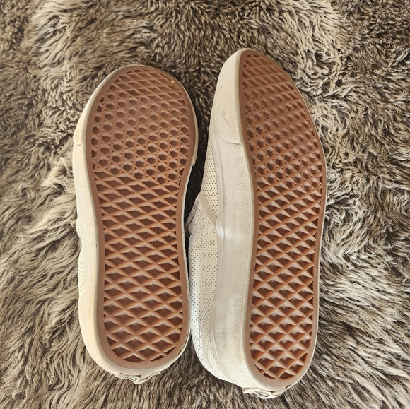 Vans Classic Slip ons- perf leather white - Picture 3 of 5